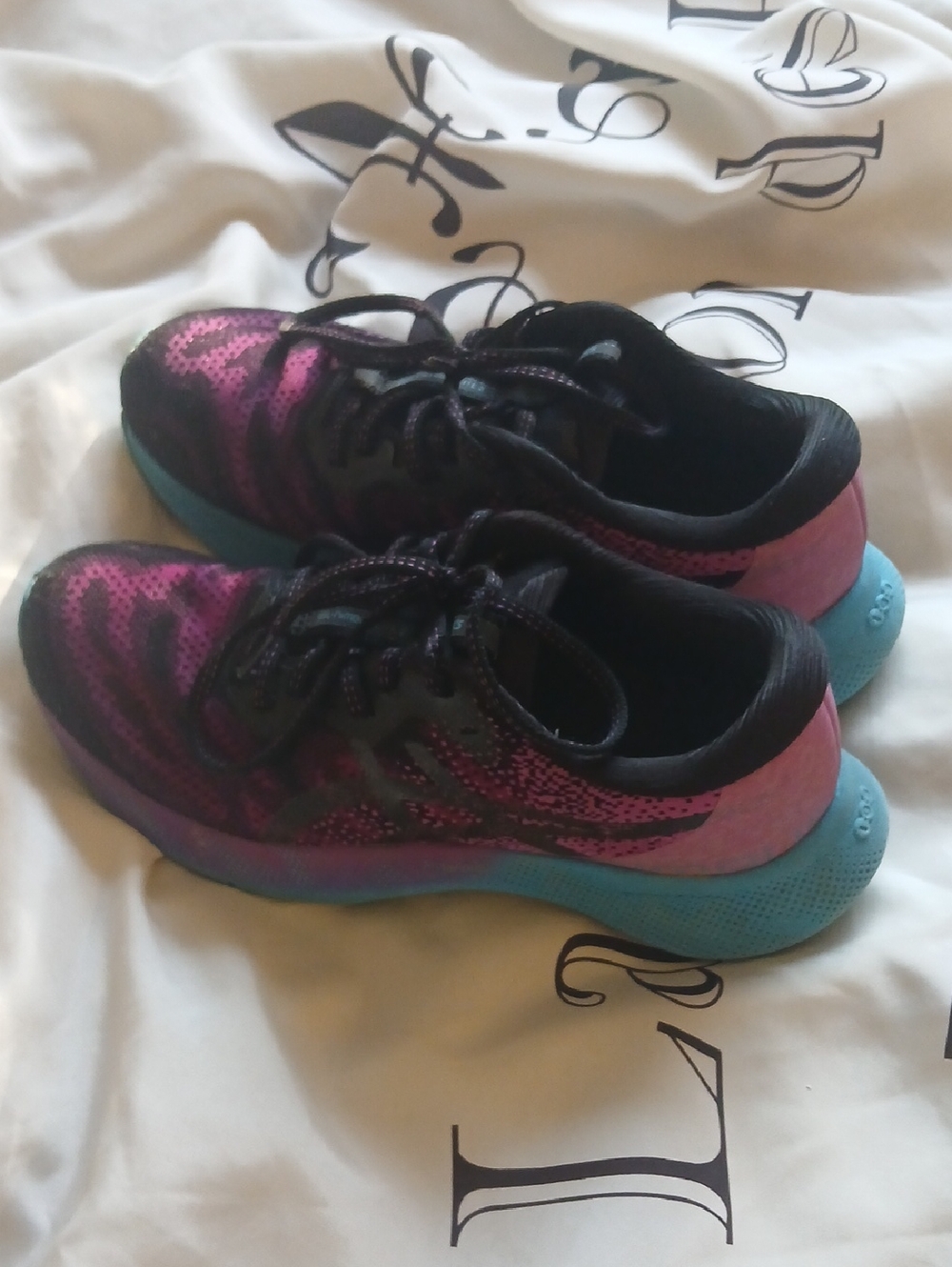 Women’s Athletic Running Shoes - Pink & Blue Size 39 Oasics
